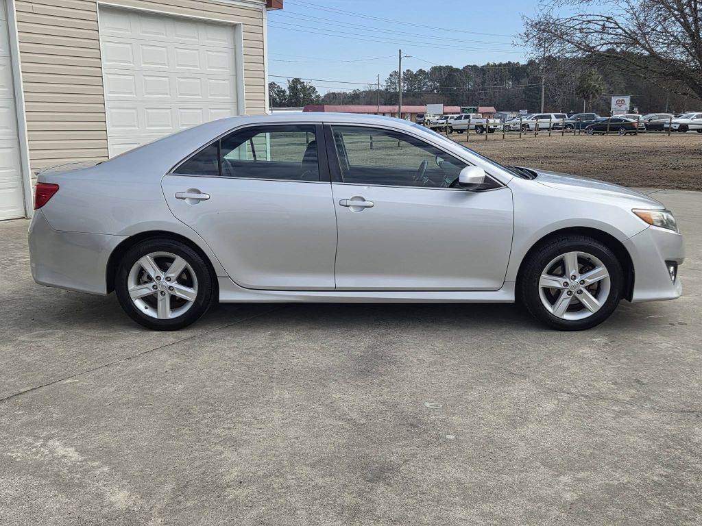 2014 Toyota Camry Image 6