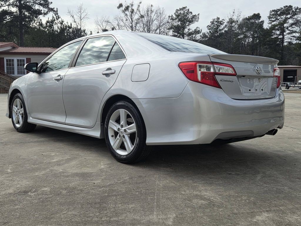 2014 Toyota Camry Image 8