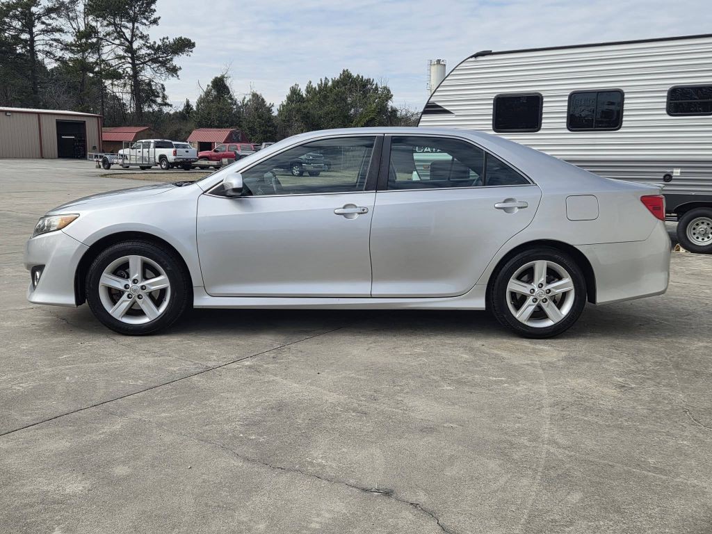 2014 Toyota Camry Image 9