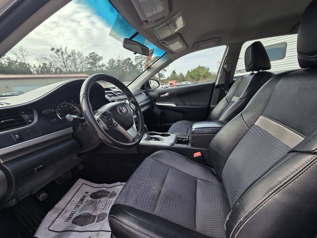 2014 Toyota Camry Image 10