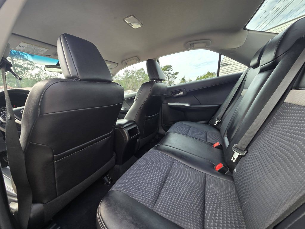 2014 Toyota Camry Image 11