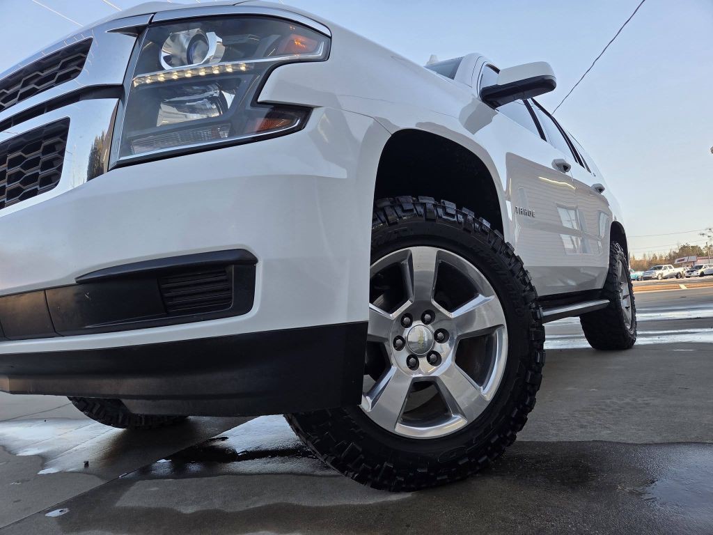 2016 Chevrolet Tahoe Image 2