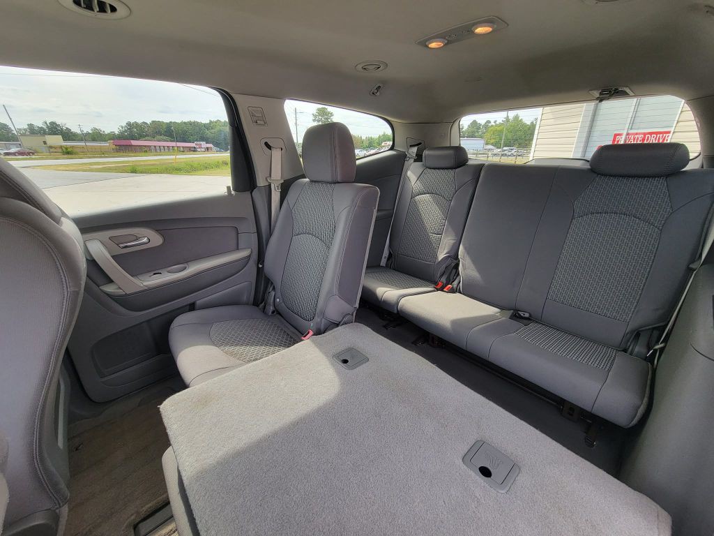 2011 Chevrolet Traverse Image 13
