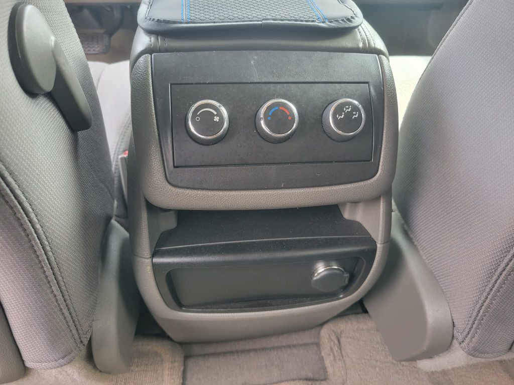 2011 Chevrolet Traverse Image 15