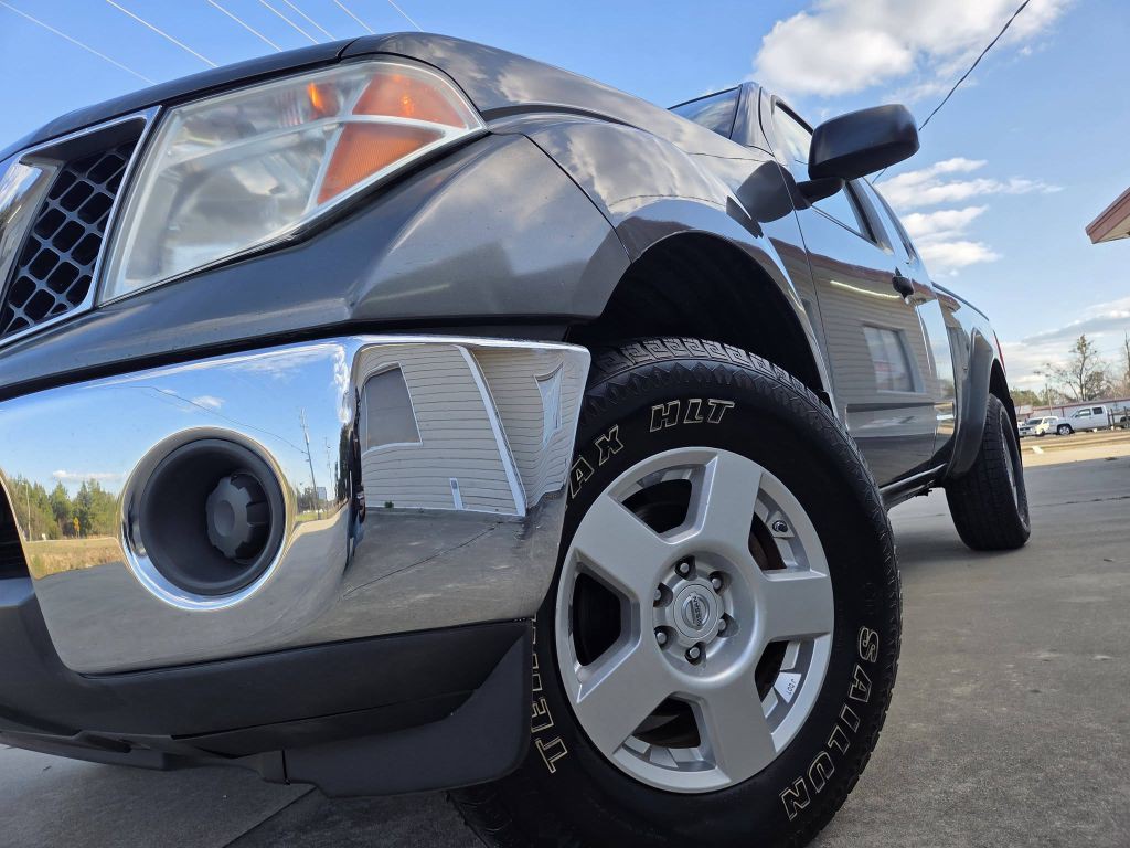 2007 Nissan Frontier Image 2