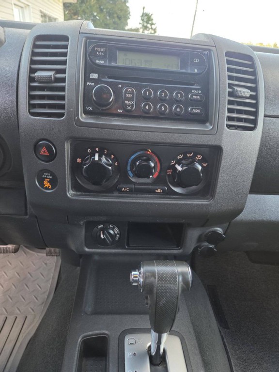 2007 Nissan Frontier Image 13