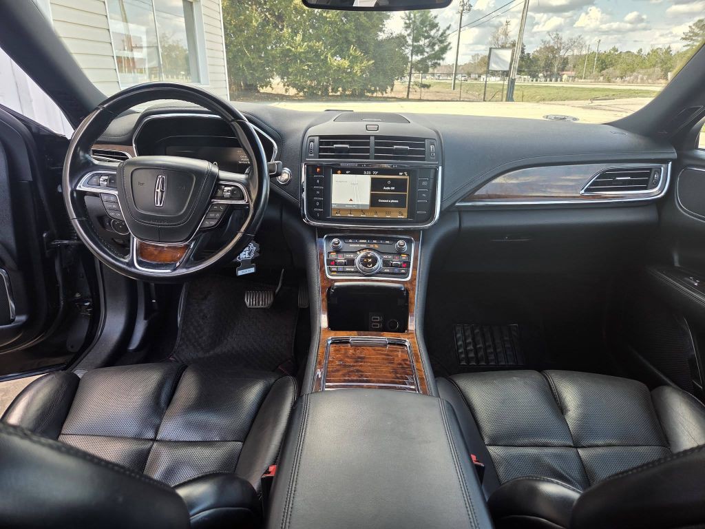 2018 Lincoln Continental Image 14