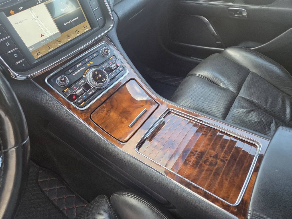 2018 Lincoln Continental Image 17