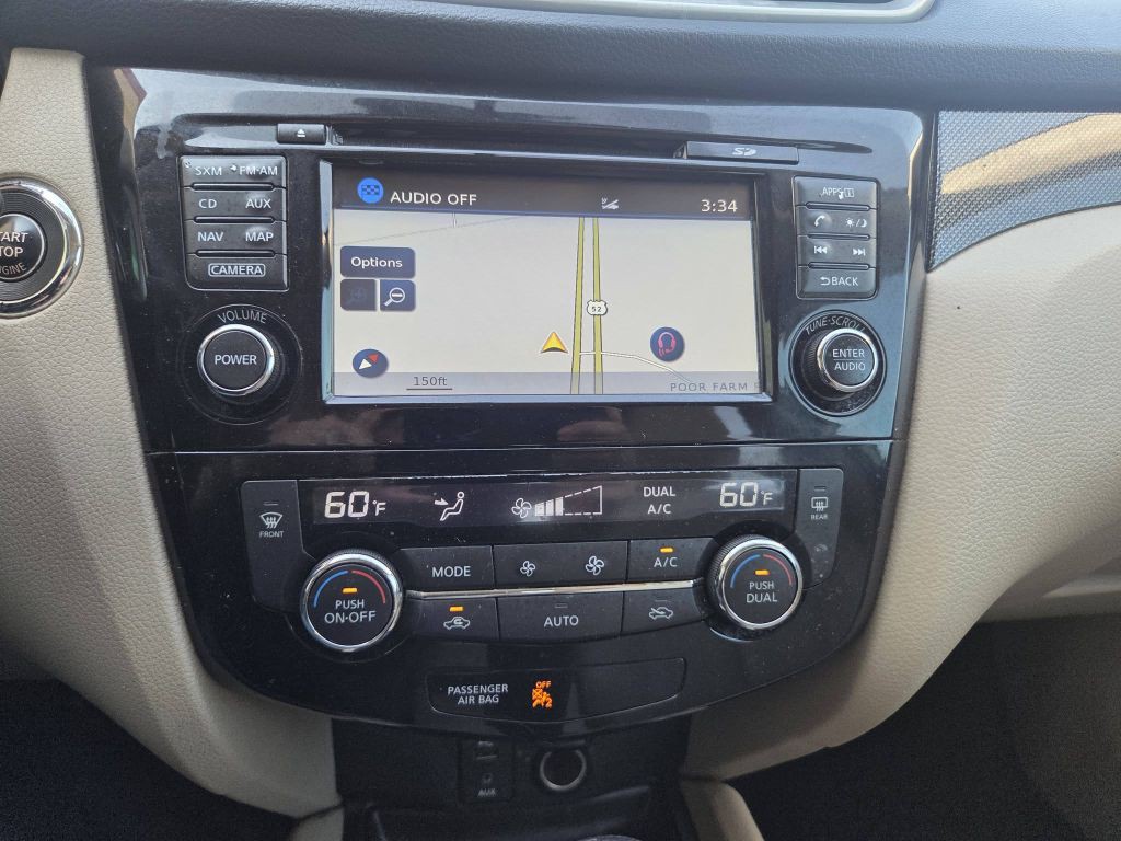 2016 Nissan Rogue Image 16