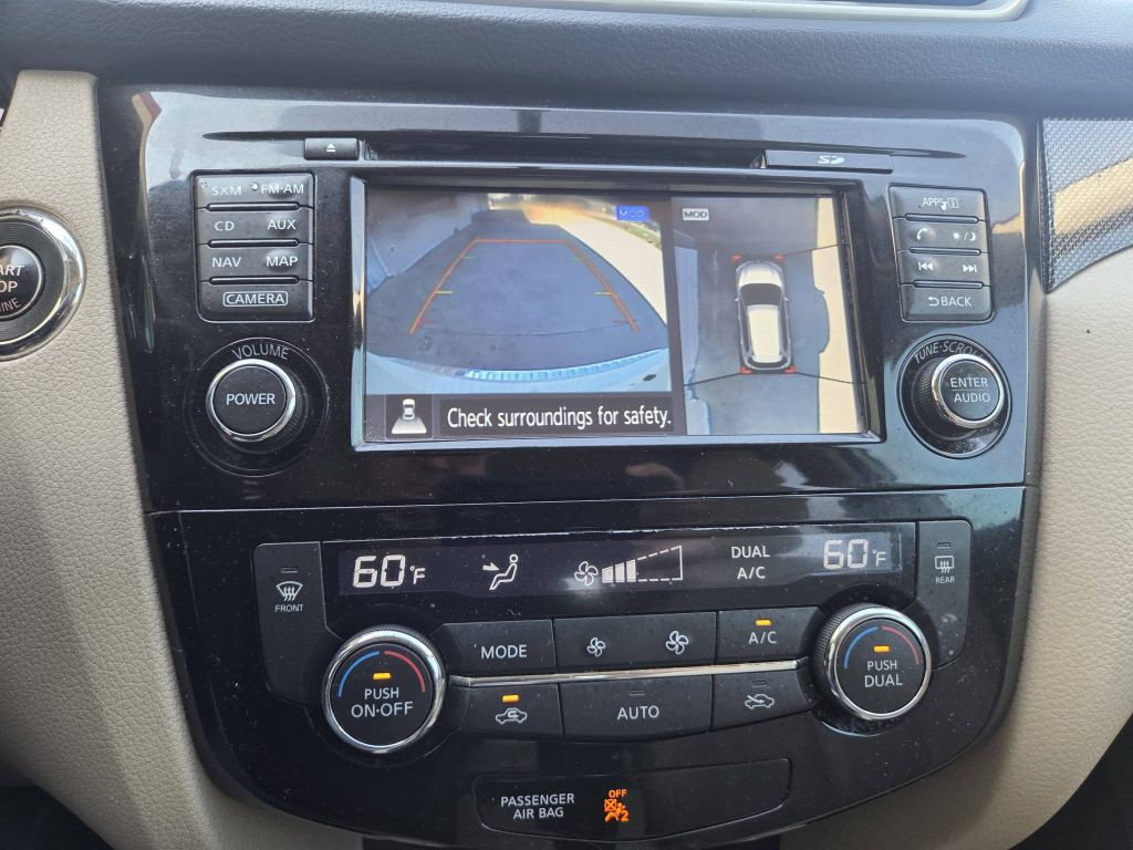 2016 Nissan Rogue Image 17