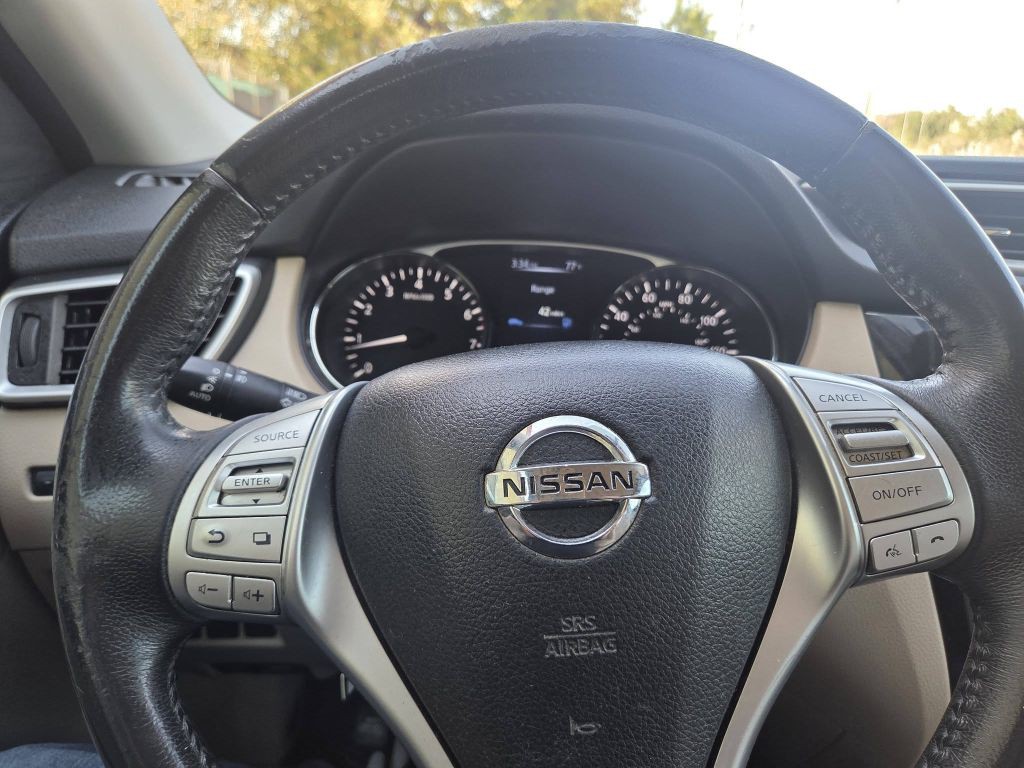 2016 Nissan Rogue Image 18