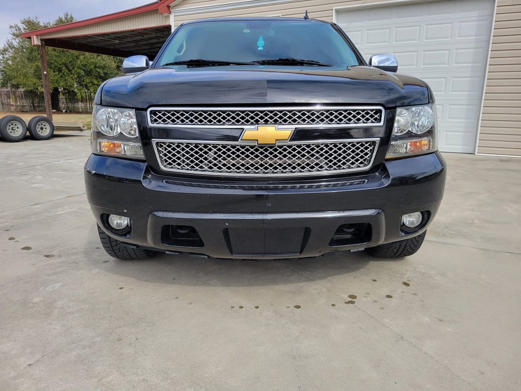 2009 Chevrolet Suburban Image 3