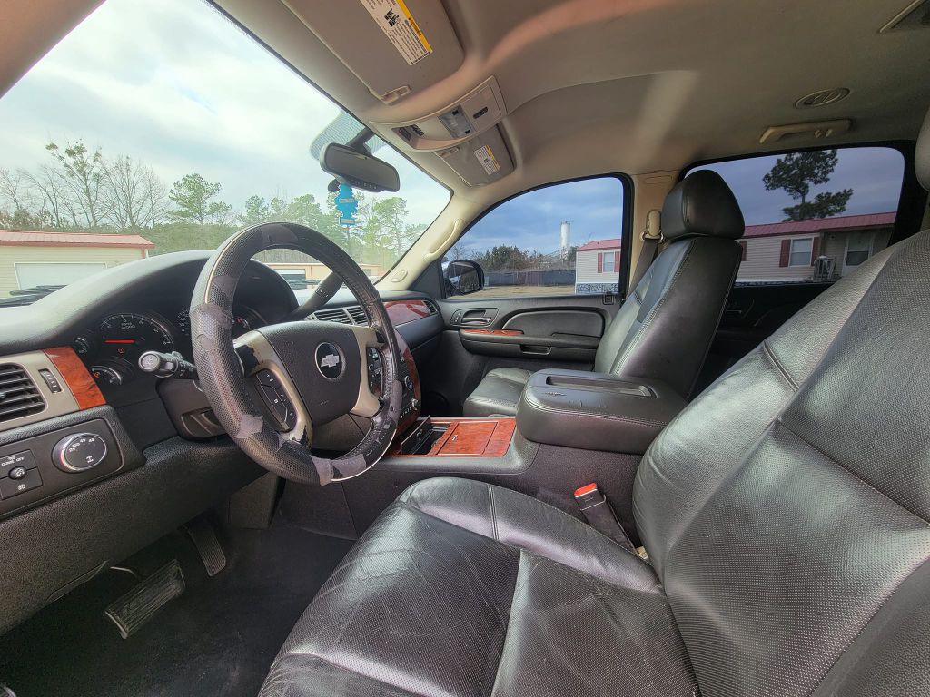 2009 Chevrolet Suburban Image 8