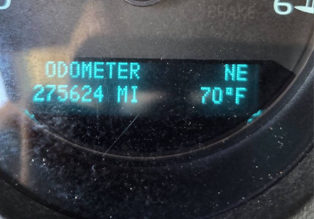 2011 Chevrolet Suburban Image 21