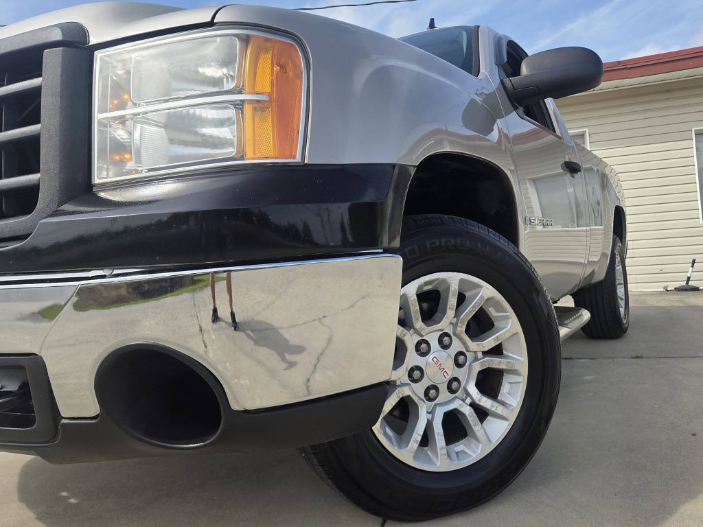 2009 GMC Sierra Image 2
