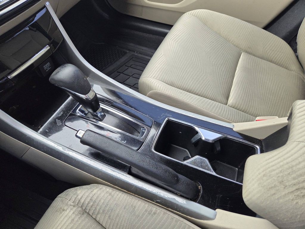 2016 Honda Accord Image 13