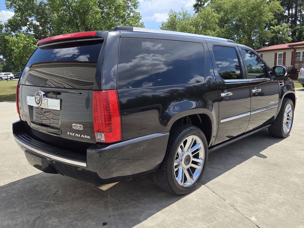 2011 Cadillac Escalade Image 8