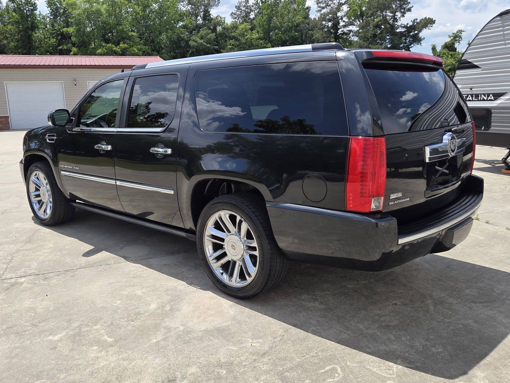 2011 Cadillac Escalade Image 9