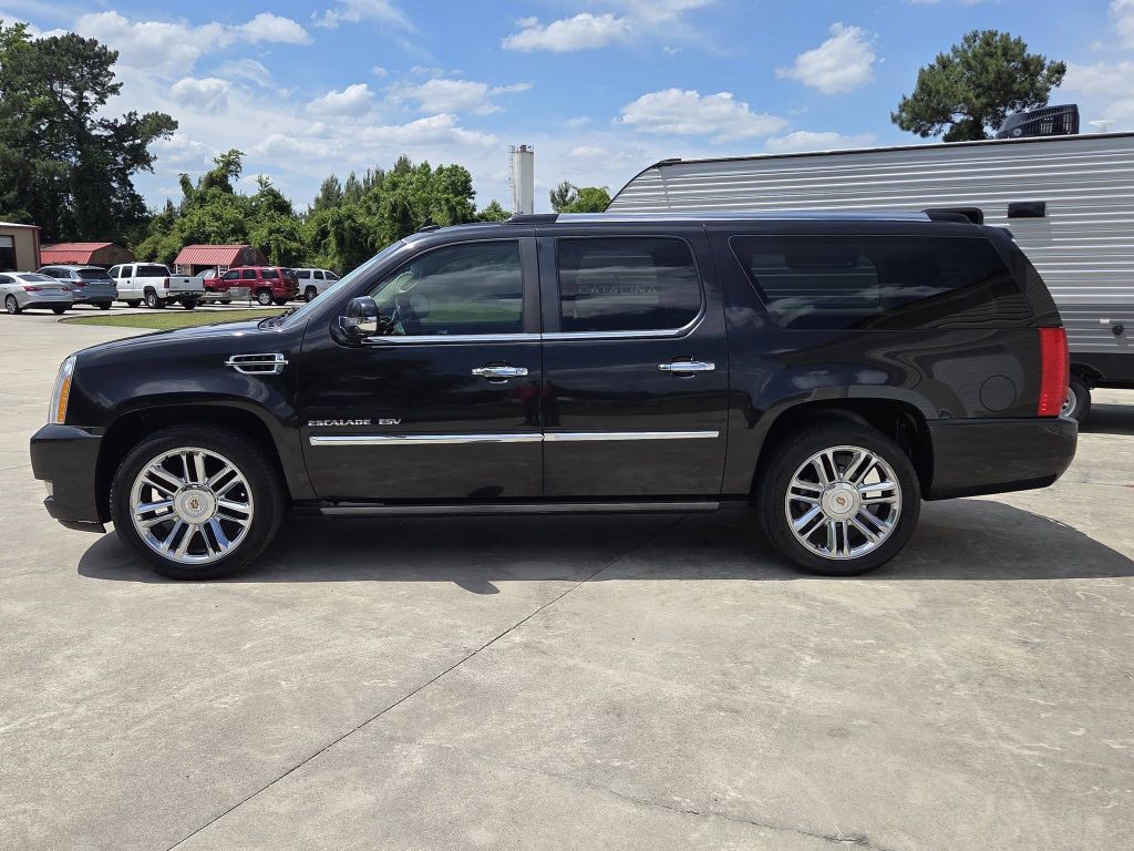 2011 Cadillac Escalade Image 10