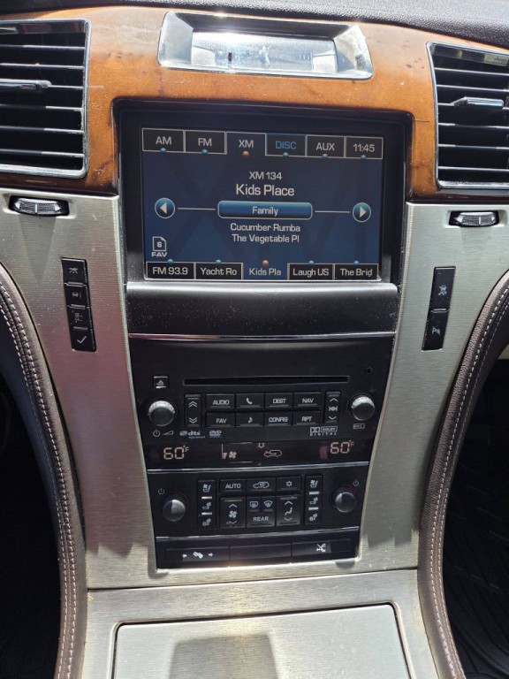 2011 Cadillac Escalade Image 19