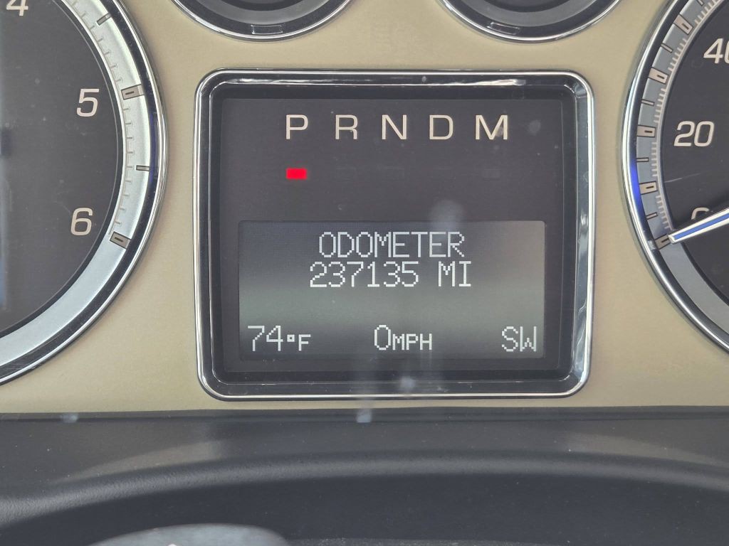 2011 Cadillac Escalade Image 22