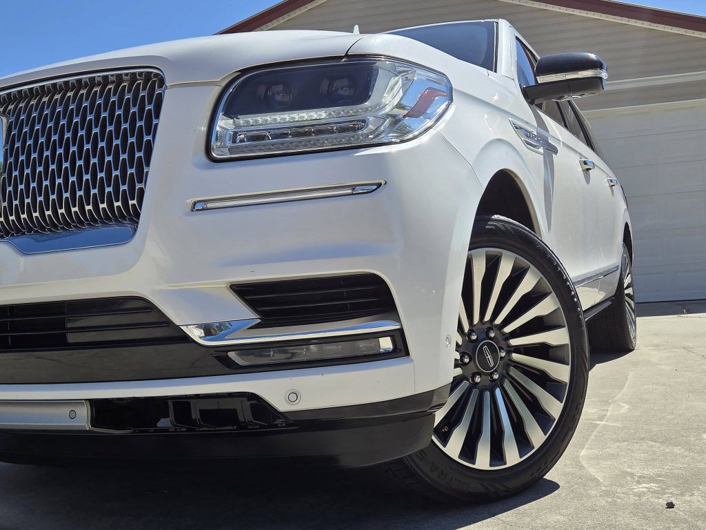 2019 Lincoln Navigator Image 3