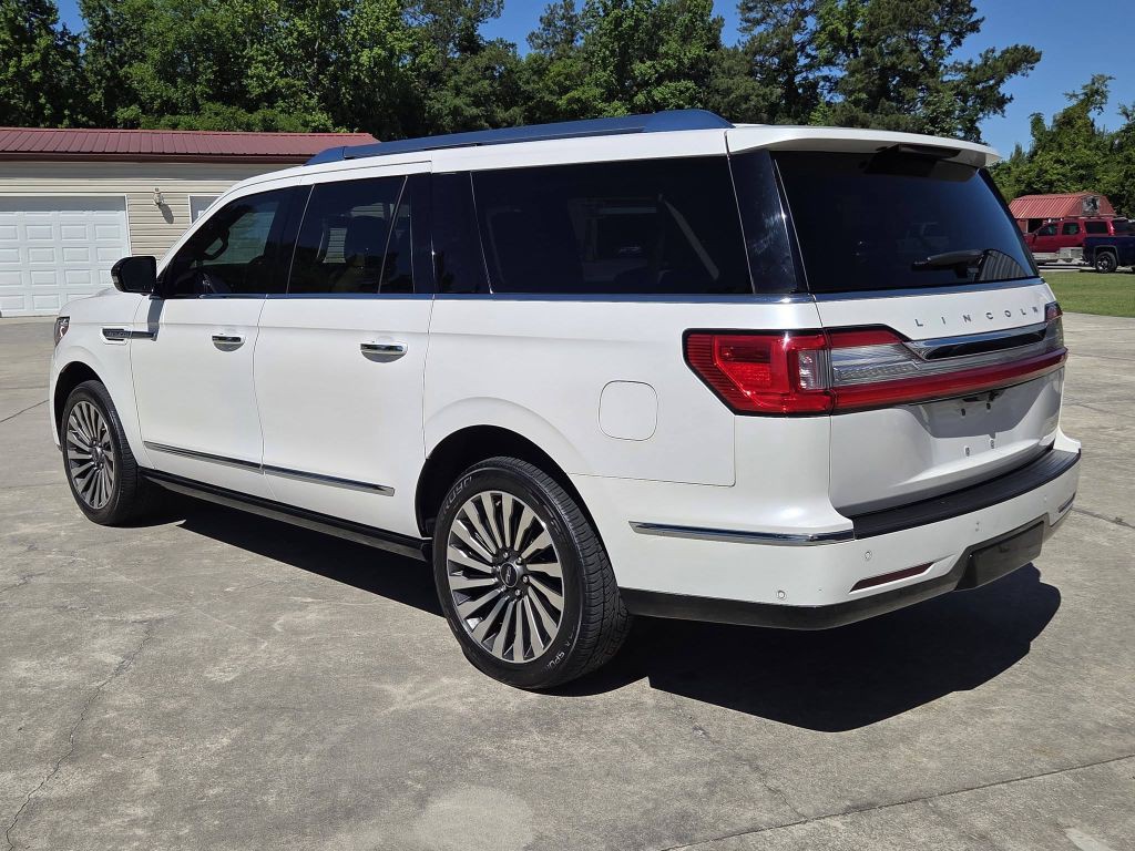 2019 Lincoln Navigator Image 9