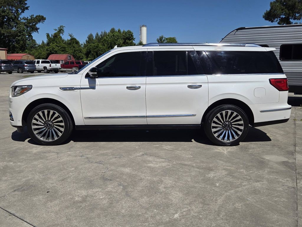 2019 Lincoln Navigator Image 10
