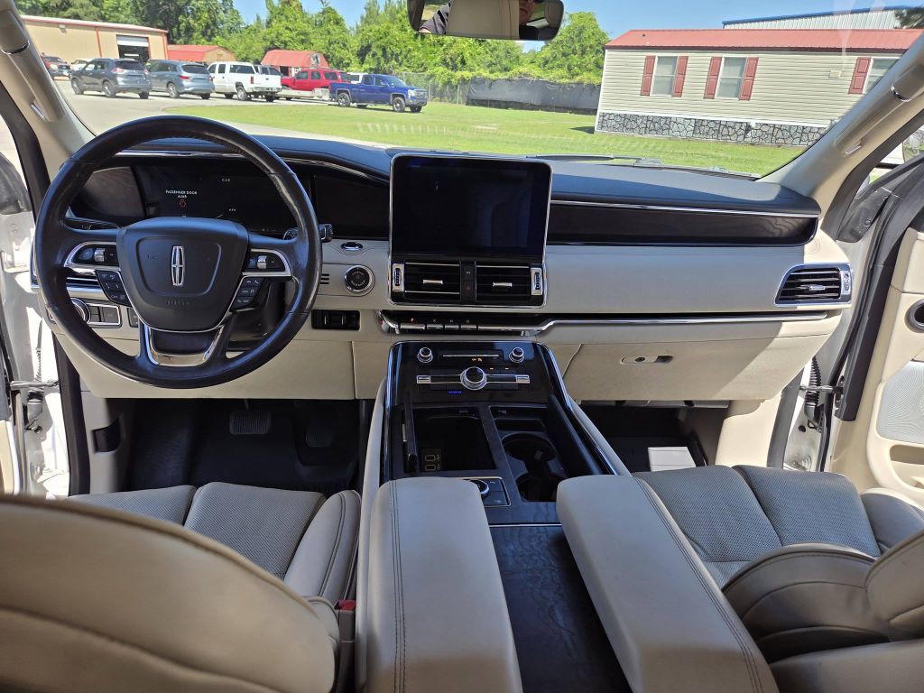 2019 Lincoln Navigator Image 18