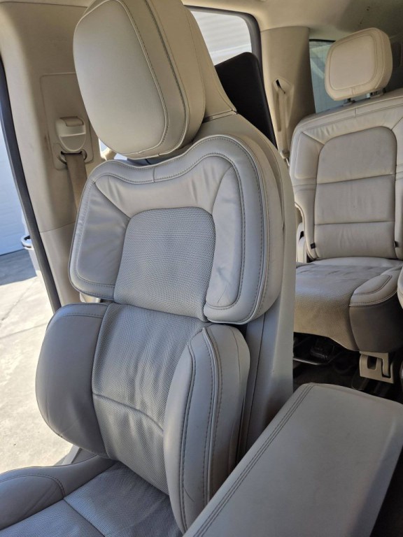 2019 Lincoln Navigator Image 19