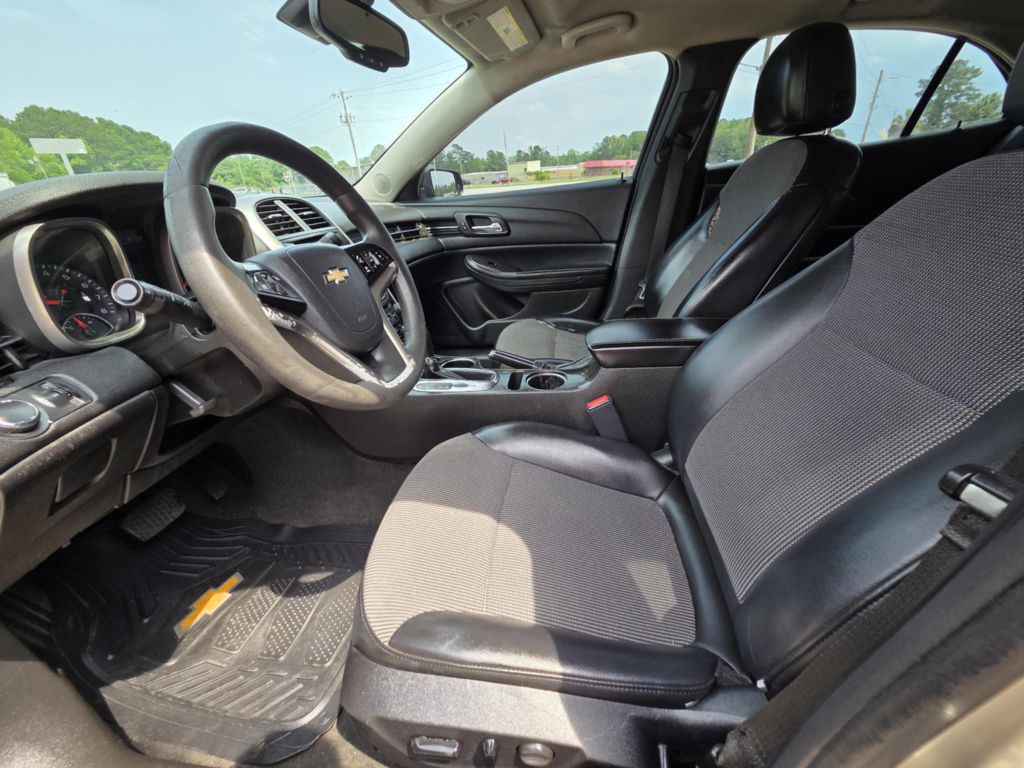 2015 Chevrolet Malibu Image 12
