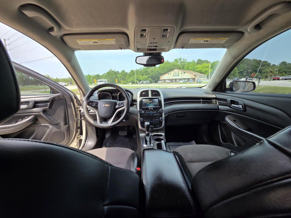 2015 Chevrolet Malibu Image 14