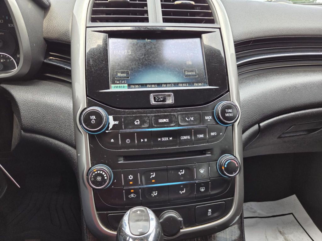 2015 Chevrolet Malibu Image 17