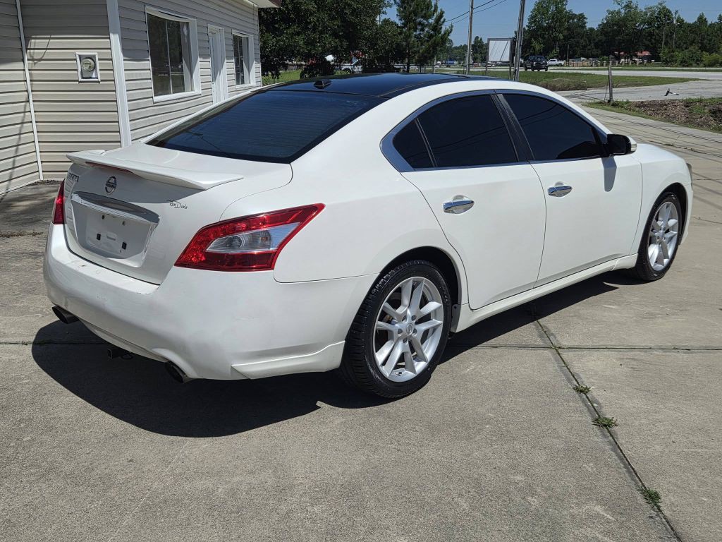 2010 Nissan Maxima Image 5