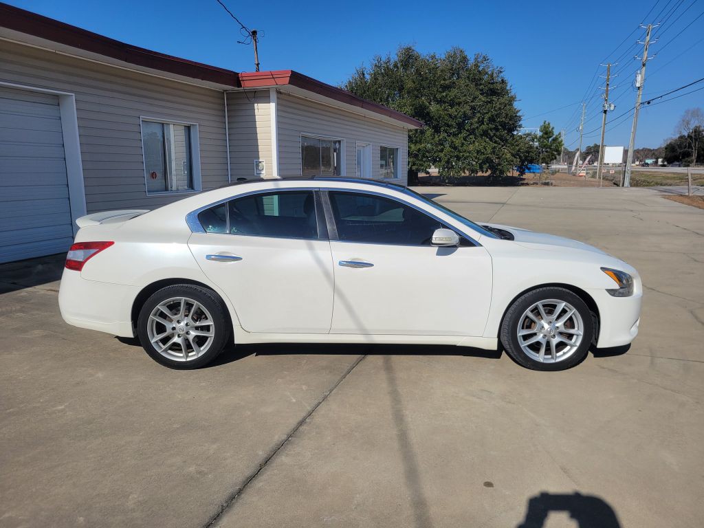 2010 Nissan Maxima Image 14