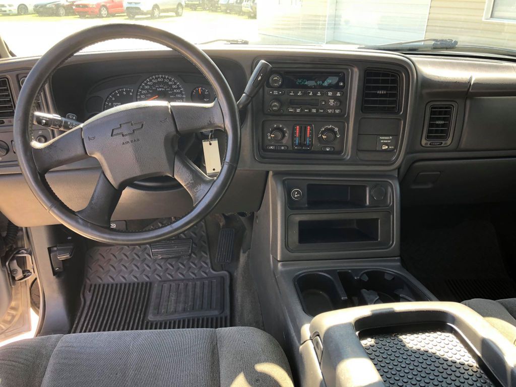 2004 Chevrolet Silverado 1500 Image 9
