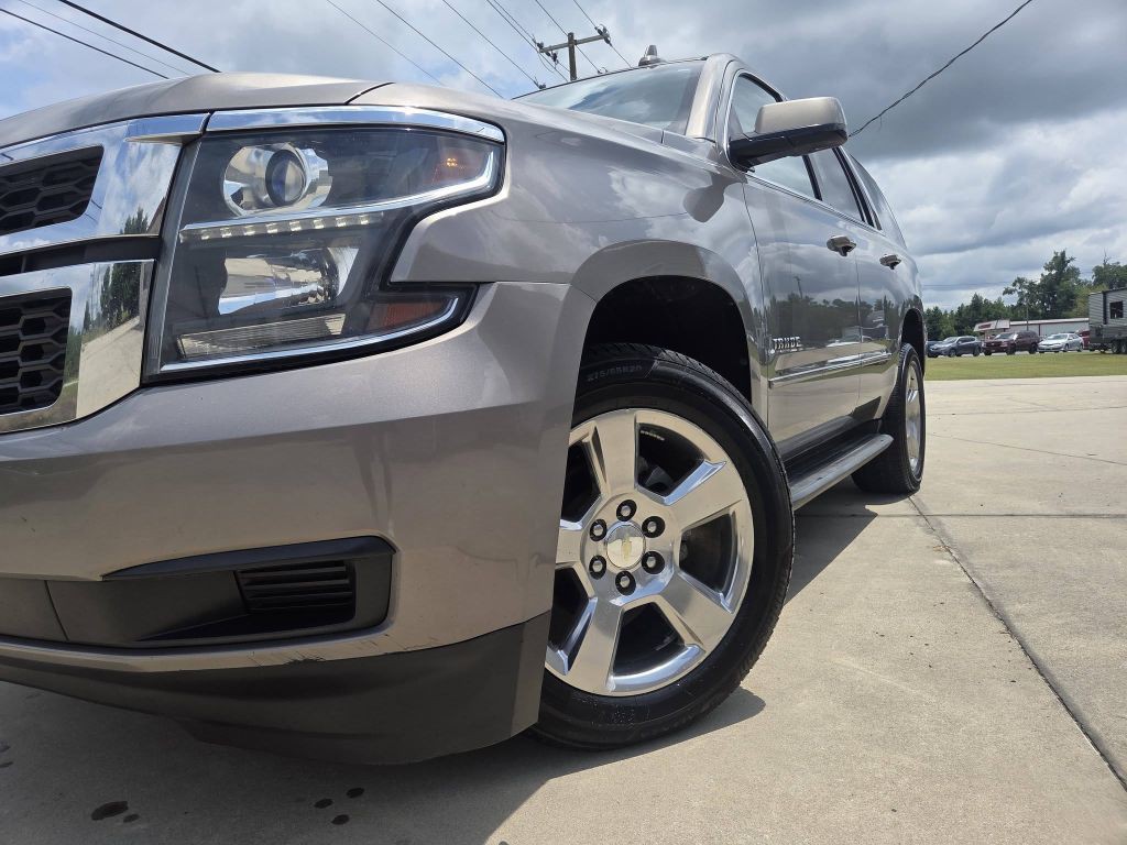 2017 Chevrolet Tahoe Image 2
