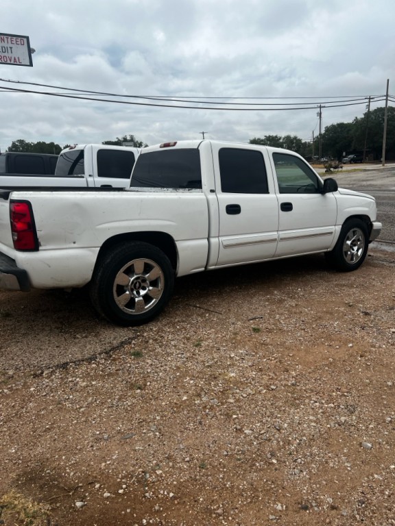 2006 Chevrolet Silverado 1500 Image 2