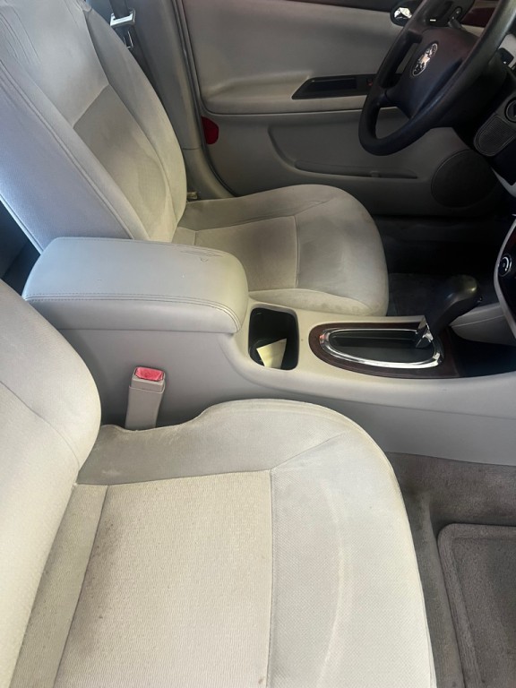 2007 Chevrolet Impala Image 2