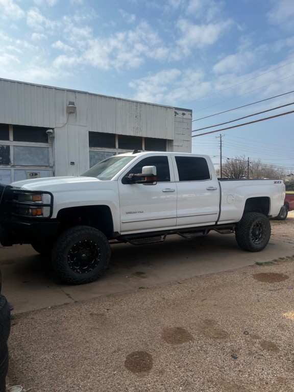 2015 Chevrolet Silverado 1500 Image 1