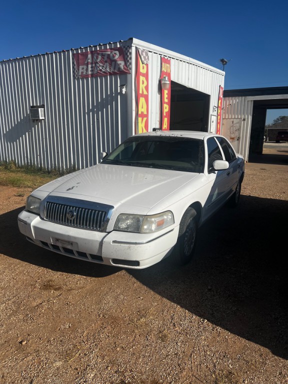 2006 Mercury Grand Marquis Image 2