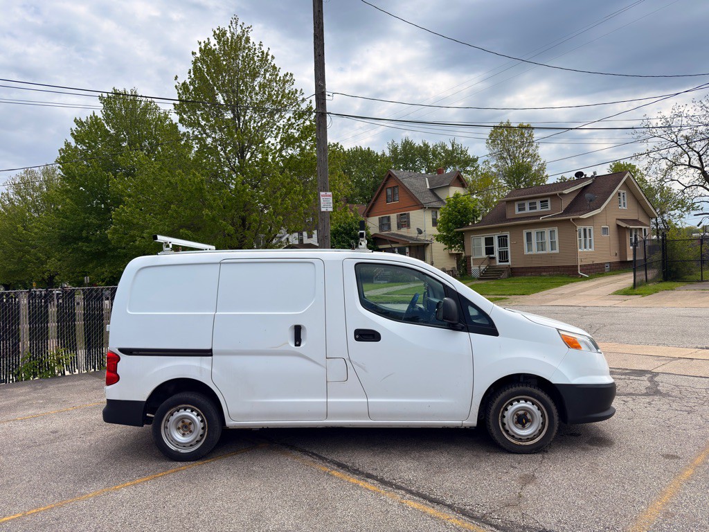 2015 Chevrolet Express Image 6