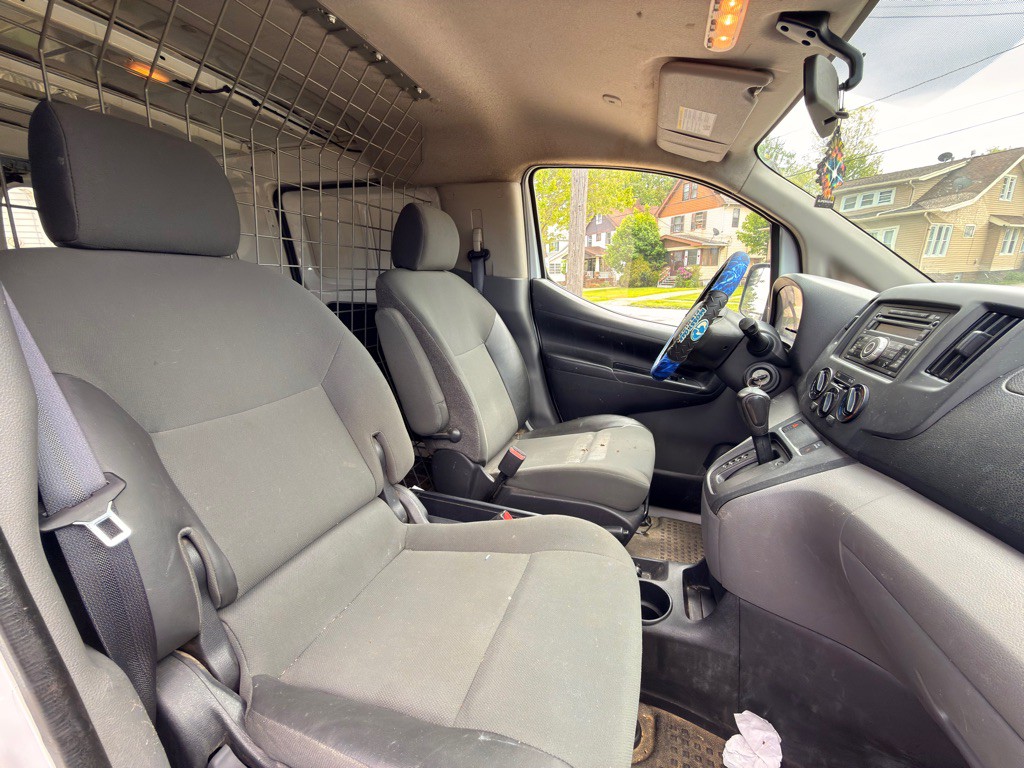2015 Chevrolet Express Image 10