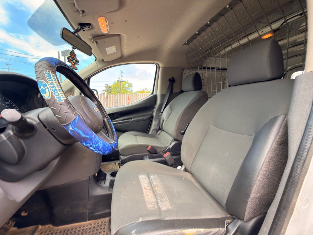 2015 Chevrolet Express Image 14