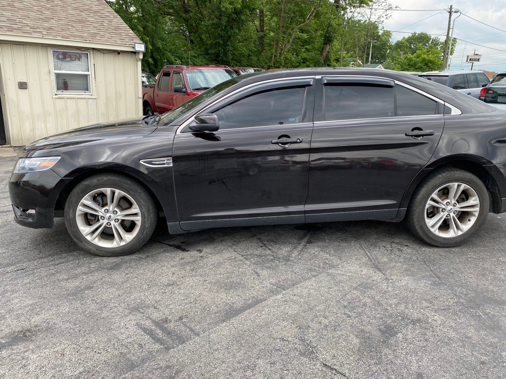 2014 Ford Taurus Image 1