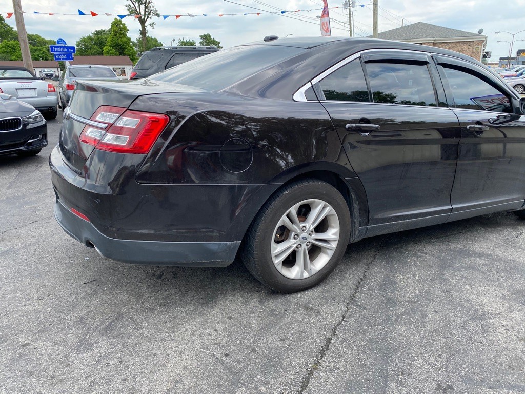 2014 Ford Taurus Image 4