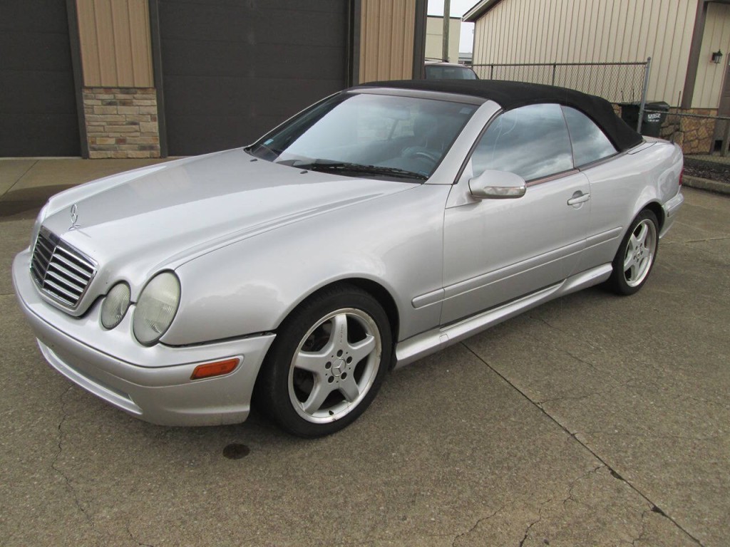 2003 Mercedes-Benz CLK-Class Image 1