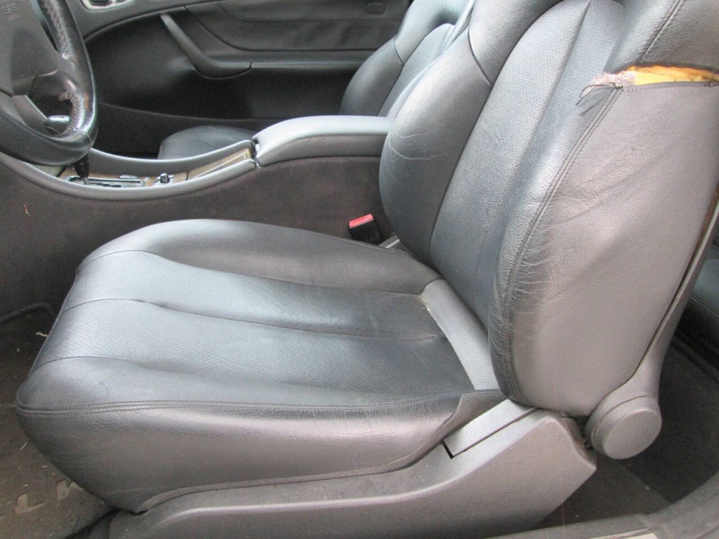 2003 Mercedes-Benz CLK-Class Image 7