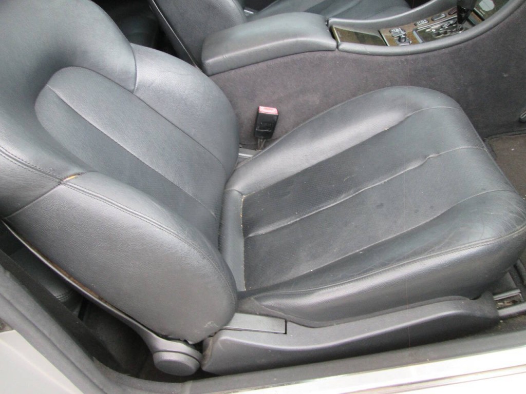 2003 Mercedes-Benz CLK-Class Image 8