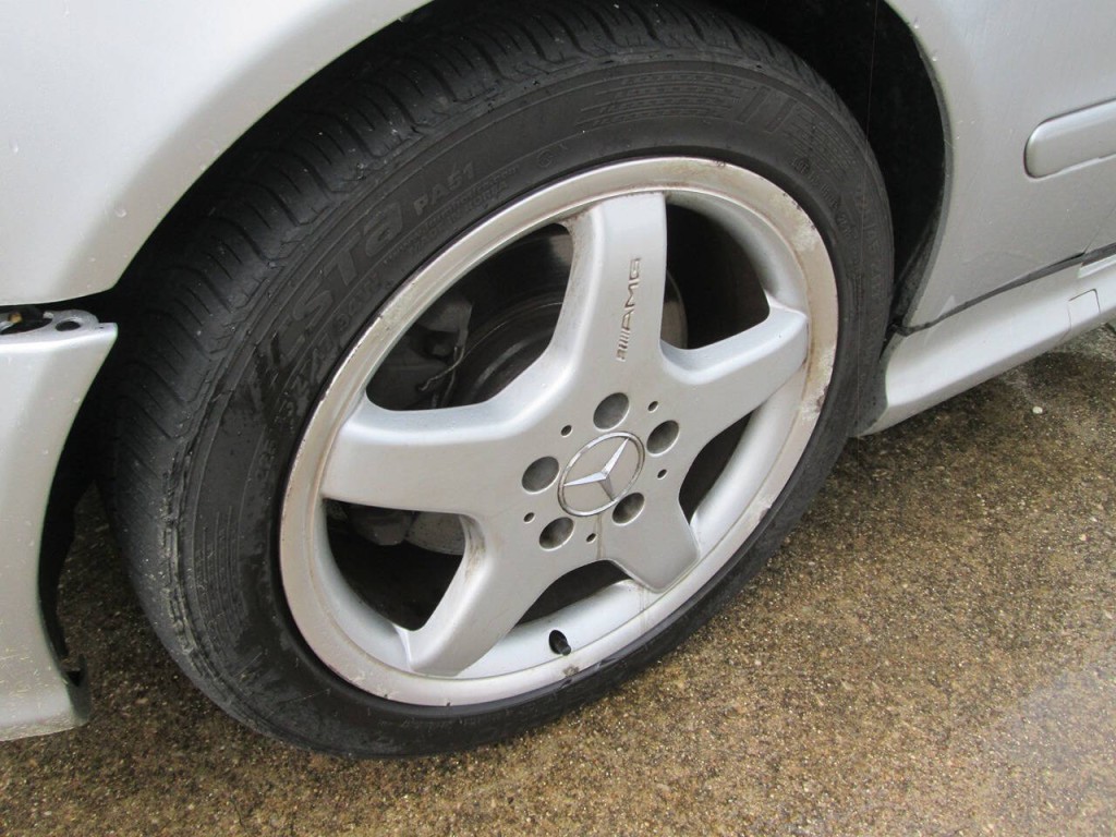 2003 Mercedes-Benz CLK-Class Image 11